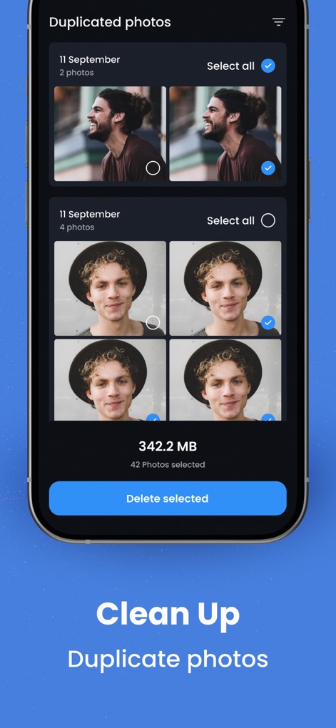 Free Up Storage - Cleanup Guru - Los usuarios pueden identificar y eliminar fácilmente fotos repetidas, como se muestra en la cuadrícula de imágenes de un "Hombre" y la opción de "Seleccionar todo".