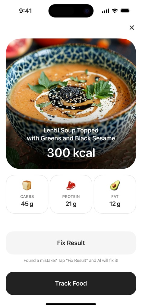 Calz - Calorie Counter AI - Après reconnaissance, l'application présente le récapitulatif nutritionnel détaillé d'un plat comme la 'Lentil Soup', incluant les calories et les macronutriments, avec des options pour 'Fix Result' ou 'Track Food'.