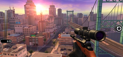 Pure Sniper: Gun Shooter Games - La aplicación sumerge a los usuarios en un entorno urbano detallado con un imponente puente y un hermoso reflejo del sol en el horizonte.