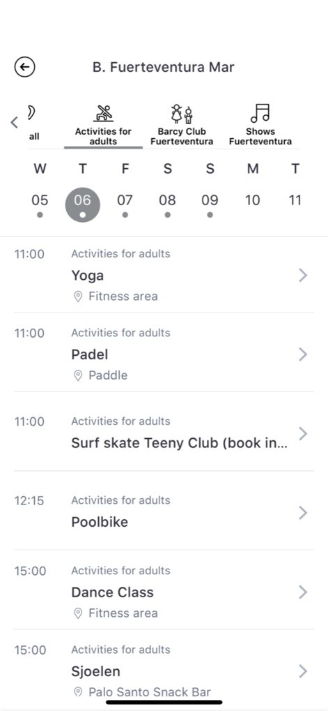 Barceló Hotel Group - Die App bietet eine umfassende Übersicht über die Aktivitäten des Hotels, übersichtlich nach Tagen und Kategorien wie 'Aktivitäten für Erwachsene' geordnet.