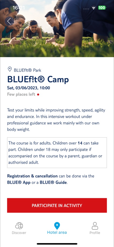 BLUE App - holiday planner - Los usuarios pueden explorar la información completa de una actividad, como el "BLUEfit® Camp", incluyendo su descripción detallada y un botón de "Participate in activity" para inscribirse.