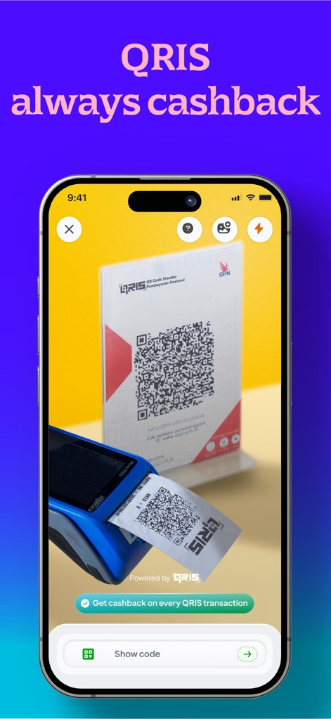 GoPay: Transfer, Payment, QRIS - Observe the streamlined QRIS scanning interface, confirming that users can "Get cashback on every QRIS transaction" for secure and rewarding payments.