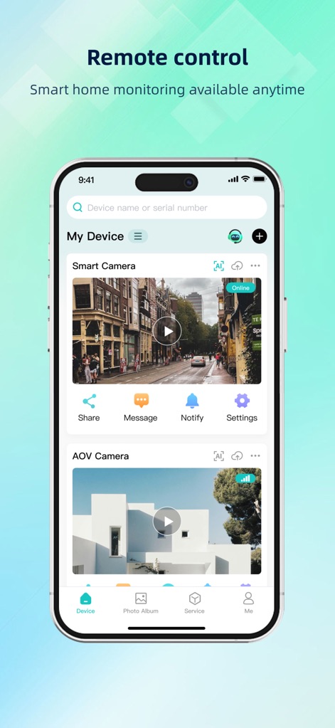 iCSee - この画面では、接続されたスマートカメラのオンライン状態を一覧で確認し、ビデオ再生機能にアクセスできます。