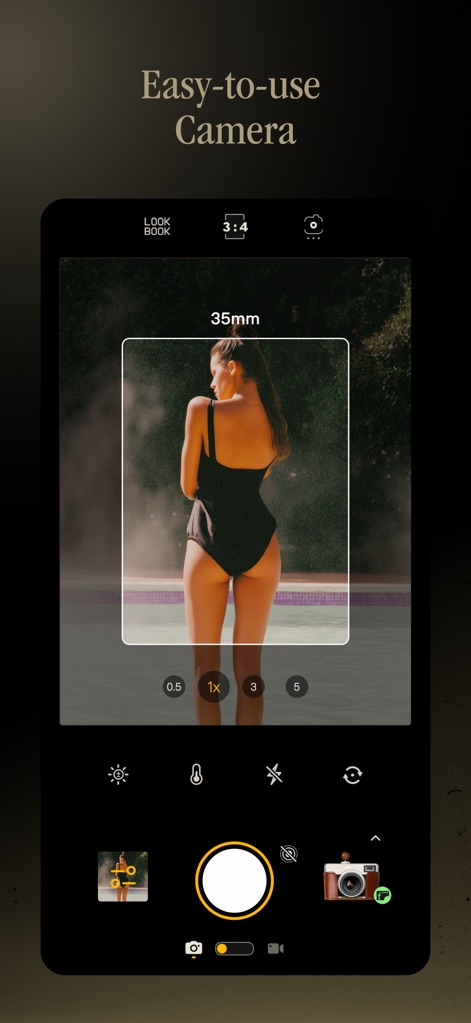 Snap it - Retro Camera & Films - Experience Snap it's intuitive camera interface, offering seamless aspect ratio switching and optical zoom capabilities for perfectly framed shots.