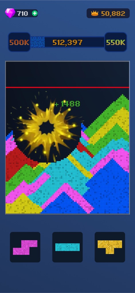 Sand Blast™ - Block Puzzle - La aplicación destaca una vibrante animación de explosión que ocurre tras una eliminación exitosa, junto con la puntuación de combo adicional obtenida por la acción.