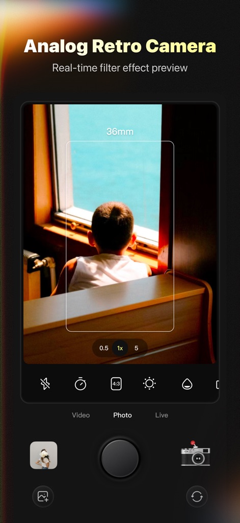 Kapi Cam - Y2K & CCD Camera - Observe the intuitive 'Analog Retro Camera' interface and the real-time filter effect preview, allowing users to fine-tune their shots with zoom and aspect ratio controls.