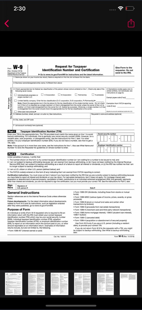 PDF Scanner Pro ⊟ - A visualização em miniatura na parte inferior revela a capacidade do aplicativo de escanear e gerenciar várias páginas, apresentando um formulário W-9 de forma organizada.