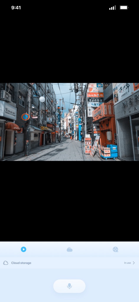 iCam365 - Users can manage their camera feed with the visible 'Cloud storage' status and the convenient microphone icon for two-way communication.