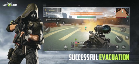 Lost Light: Weapon Skin Treat - Der Screenshot illustriert eine intensive Kampfhandlung mit einem präzisen Fadenkreuz im In-Game-HUD und zeigt den Charakter in detailreicher taktischer Ghillie-Kleidung.