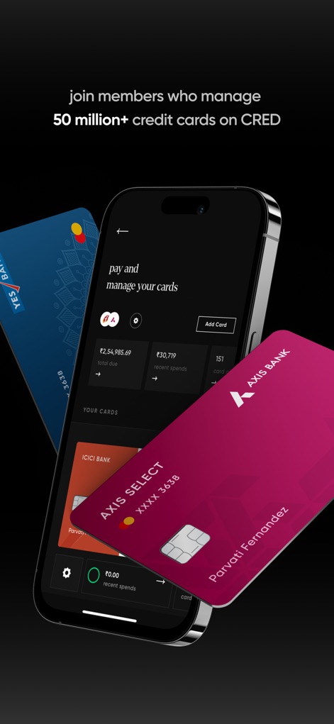 CRED: UPI, Bills, Credit Cards - Esta interface demonstra a capacidade do aplicativo de gerenciar múltiplos cartões de crédito simultaneamente, apresentando o saldo devido e os gastos recentes, enquanto o fundo com cartões físicos reforça a praticidade da centralização.