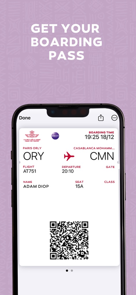 Royal Air Maroc - La aplicación genera una tarjeta de embarque digital con información esencial como el "Flight AT751" y un "QR code" para un acceso rápido al embarque.