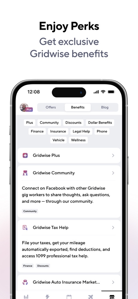 Gridwise: Gig Driver Assistant - Los usuarios acceden a una variedad de beneficios, organizados por categorías como 'Finance' y 'Insurance', y pueden explorar opciones como 'Gridwise Plus' y 'Gridwise Community'.