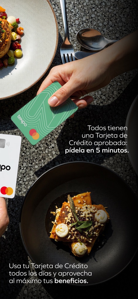 Tenpo: primer neobanco Chile - This display illustrates the availability of both physical and digital Tenpo credit cards, emphasizing their rapid approval process and daily utility for maximizing benefits.