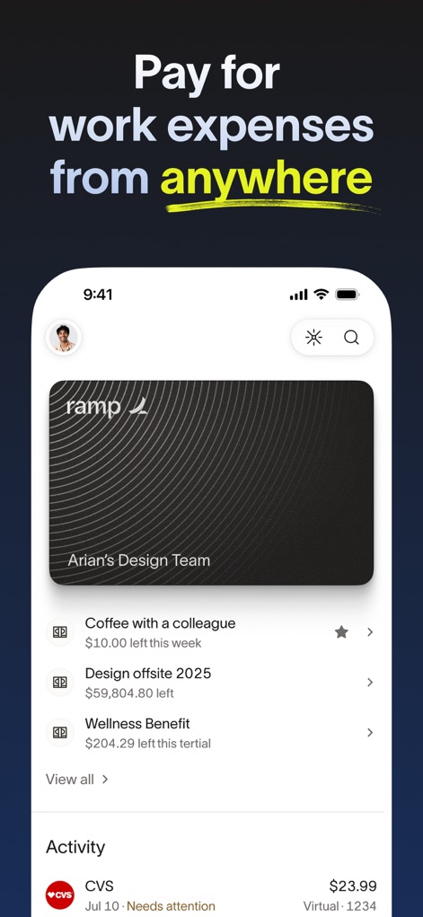 Ramp - 이 앱은 사용자의 법인 카드(Arian의 디자인 팀)와 최신 지출 내역(커피, 디자인 워크숍)을 한눈에 보여주어 효율적인 경비 관리를 돕습니다.