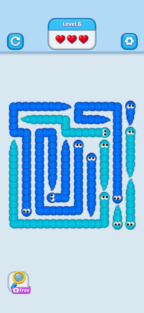 Wiggle Escape: Snake Puzzle - 青と水色のヘビが描くシンプルな迷路で、初期レベルの論理的思考を促します。このビジュアルでは、2色のヘビと、上部のゲーム情報（レベル6とハート3つ）が確認できます。