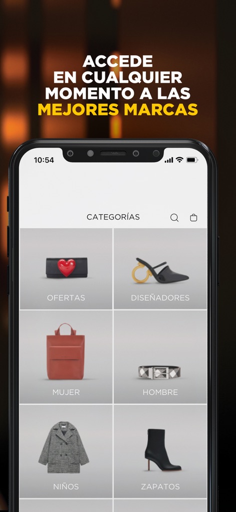 El Palacio de Hierro - This interface enables users to browse an extensive range of premium products through clearly defined "Categorías", including a dedicated section for "Diseñadores".