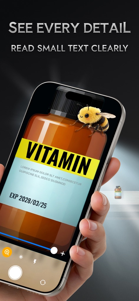 Flashlight◉ - Magnifying Glass - Nutzer können kleine Texte und Details klar erkennen, wie das Etikett einer Vitaminflasche (X) und die scharfe Darstellung eines kleinen Insekts (Y).