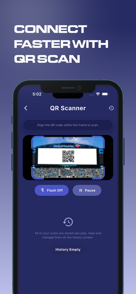 Score808 - Sport App & IPTV - L'app integra un funzionale scanner QR per un accesso rapido ai contenuti, dotato di pulsanti specifici per attivare il flash e mettere in pausa la scansione, migliorando l'usabilità.
