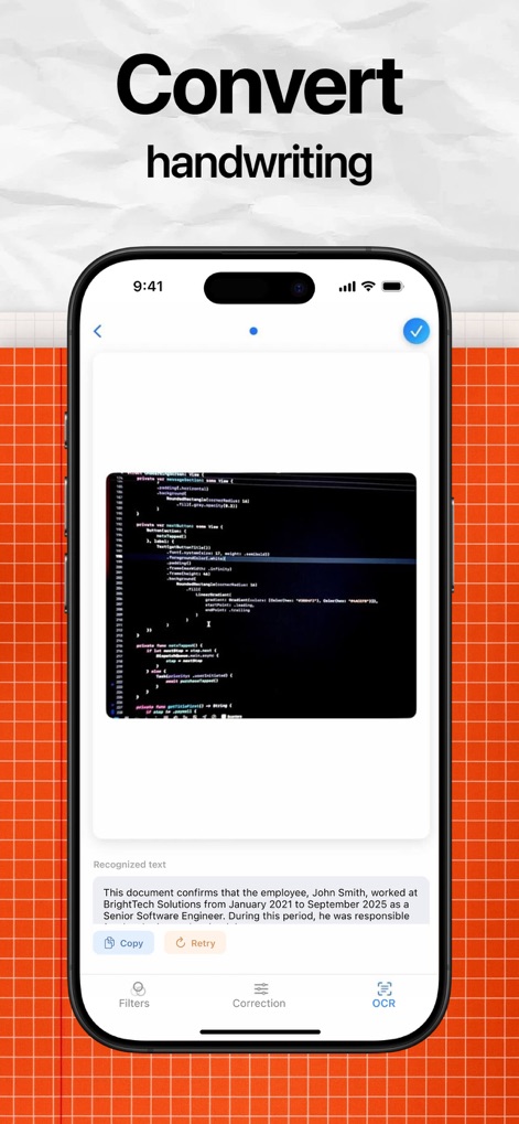 Lens - PDF Scanner and Editor - Esta tela ilustra a poderosa função de OCR, onde uma imagem com texto (aparentemente código) é processada para extrair o conteúdo, que é então exibido como "Texto reconhecido" na parte inferior.