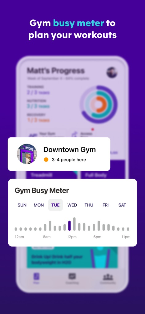 AF App - Esta herramienta permite a los usuarios planificar sus visitas con el "Gym Busy Meter" que muestra la afluencia por hora y una tarjeta de información indicando "3-4 people here" para el gimnasio local.