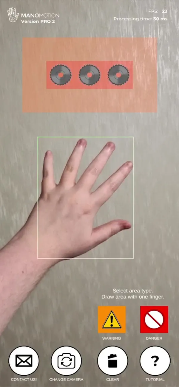 #1. SaferHands (iOS) Podle: ManoMotion