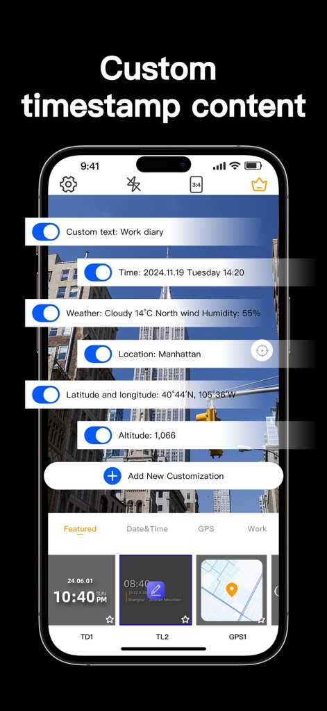Timestamp Camera: Time stamp - Esta imagem destaca as vastas opções de personalização de carimbos, onde os usuários podem ativar informações como texto personalizado, clima e dados de GPS, e escolher entre diversos modelos de layout pré-definidos na galeria inferior.