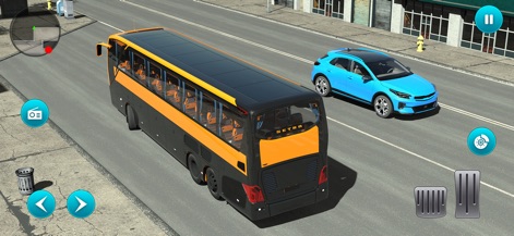 World Tour Bus Simulator 2024 - リアルな市街地の道路を、黒とオレンジ色の洗練されたバスがスムーズに運行し、都市での運転の醍醐味と細部まで作り込まれた車両デザインを体験できます。