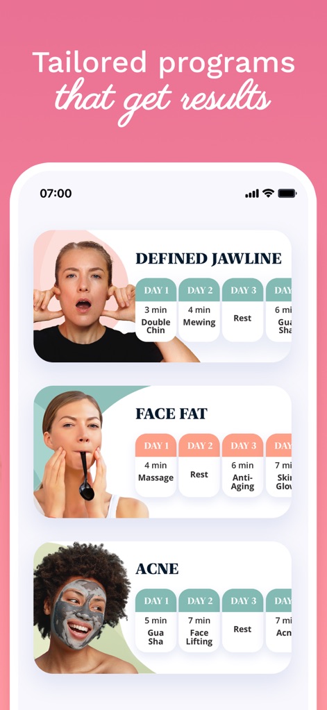 Luvly: Face Yoga Exercises - L'interfaccia evidenzia la varietà di "Tailored programs" per specifiche aree come "DEFINED JAWLINE" e "FACE FAT", illustrando il piano giornaliero con esercizi dedicati.
