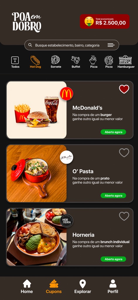 POA em Dobro - Cet écran permet aux utilisateurs de naviguer parmi les "nombreux coupons disponibles" et de les affiner grâce à des "filtres de catégorie" précis, comme Hot Dog ou Sorvete.