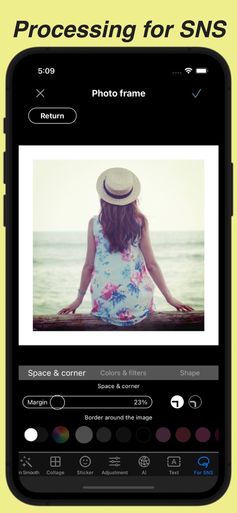 Blur Photo & Mosaic - Prepare images for social media by adding customizable borders and selecting from a palette of colors and filters for unique styling.