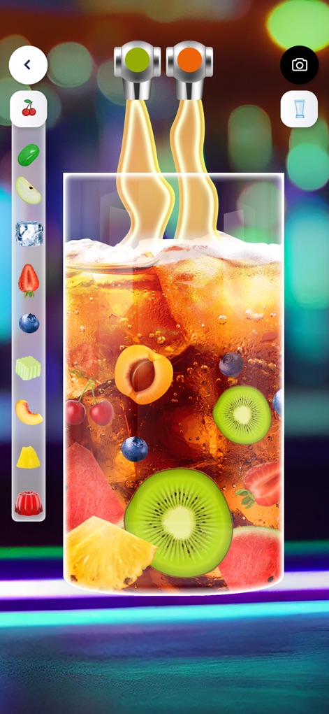 Boba Tea DIY: Bubble Tea - La aplicación exhibe una audaz bebida con una base oscura, enriquecida por la inclusión de una diversidad de **frutas enteras** y la presencia de **cubos de hielo** que aportan textura visual.