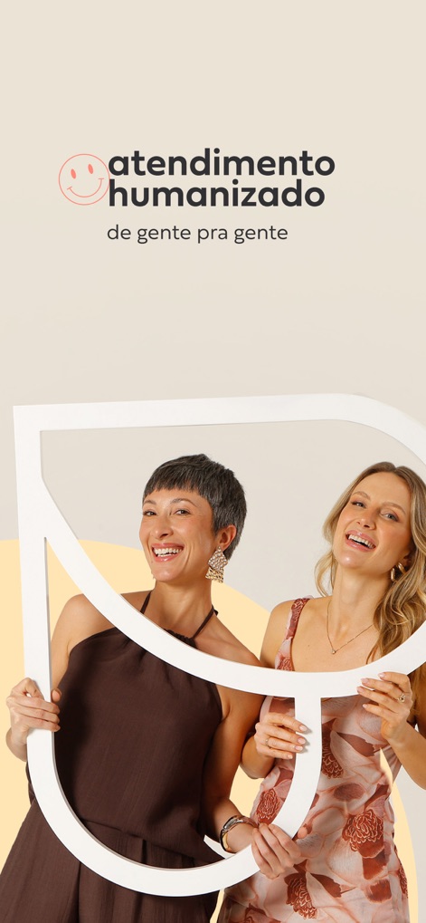 Posthaus - L'application promet un "service client humanisé", comme l'illustrent les sourires accueillants des femmes, garantissant un soutien empathique et de "gens à gens" pour chaque utilisateur.