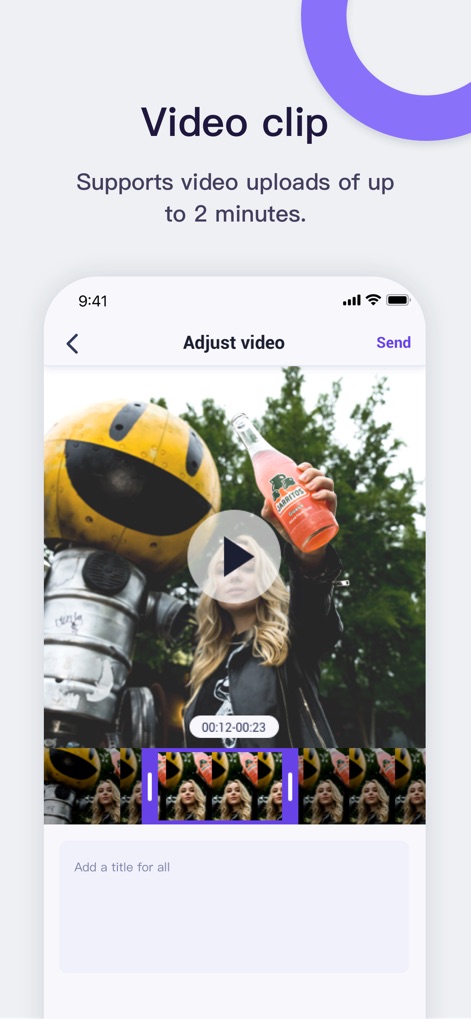 Uhale - Die App unterstützt das Hochladen und Bearbeiten von Videos, erkennbar am Videoplayer mit Timeline-Steuerung und der Möglichkeit, einen individuellen Titel für die gesamte Videosequenz hinzuzufügen.