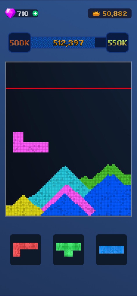 Sand Blast™ - Block Puzzle - Esta escena ilustra cómo la aplicación mantiene el dinamismo con bloques de colores vivos, lo que permite observar la gestión estratégica del espacio en el tablero después de una eliminación.