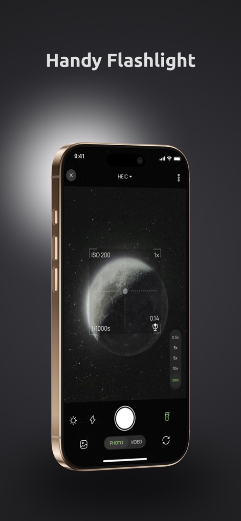 ZoomX : Super Zoom Camera - The app integrates a convenient built-in flashlight, making it easy to illuminate subjects even at high zoom levels like 200x in challenging low-light conditions.