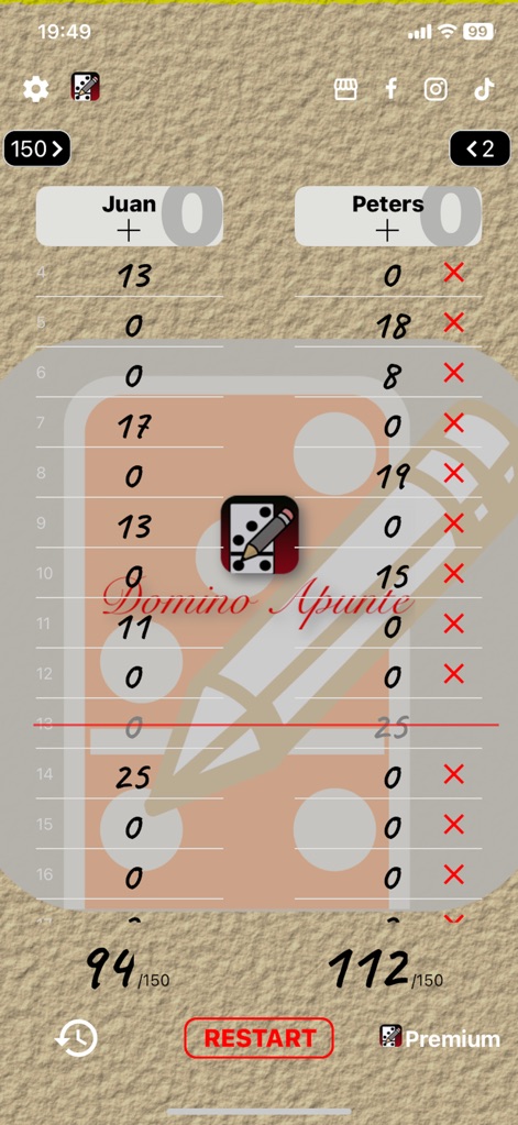 Domino Apunte - Les utilisateurs peuvent choisir parmi plusieurs ambiances visuelles, dont ce thème clair et épuré, tandis que l'icône du crayon suggère la facilité d'édition et de saisie des scores.