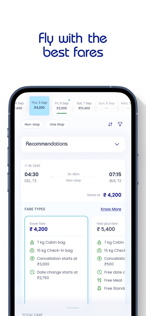 IndiGo: Flight Booking App - この画面では、フライトの出発・到着時刻を確認し、手荷物やキャンセル規定を含む運賃タイプを比較できます。