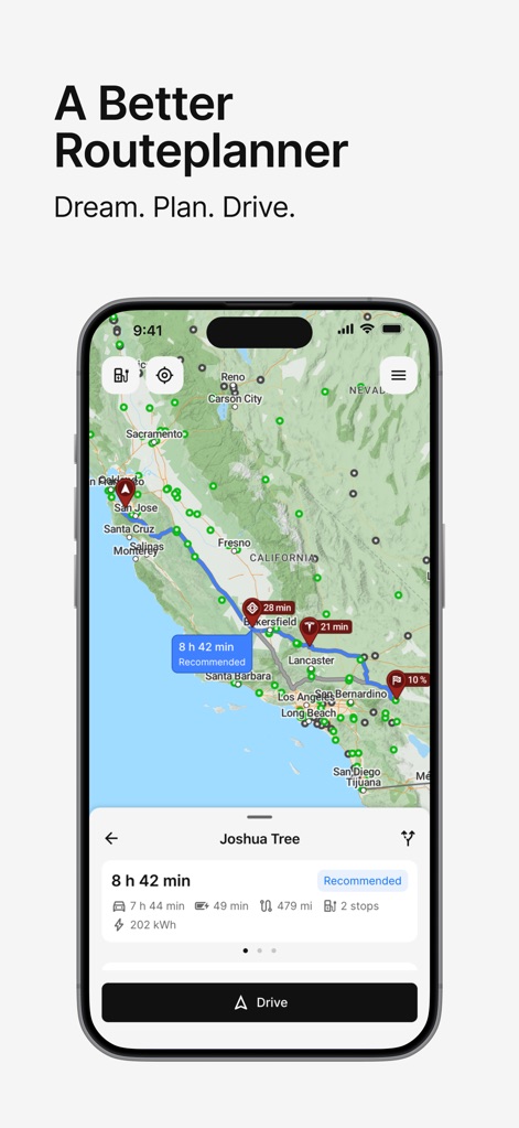 A Better Routeplanner (ABRP) - Nutzer können detaillierte Routen auf der interaktiven Karte einsehen und erhalten eine Zusammenfassung der Fahrtzeit, Distanz und benötigten Ladestopps direkt im unteren Bereich des Bildschirms.