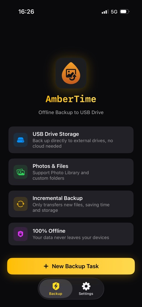 AmberTime - Offline Backup - Esta pantalla de inicio presenta las ventajas principales de la herramienta, como el almacenamiento en unidades USB y la característica de respaldo incremental, ofreciendo un acceso directo para iniciar nuevas tareas.