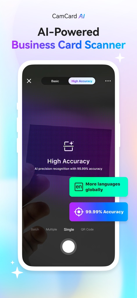 CamCard AI Business Assistant - Esta tela destaca a interface de escaneamento de cartões, com a opção de 'High Accuracy' garantindo uma precisão de reconhecimento de 99.99% e o suporte a 'More languages globally' expandindo a acessibilidade.