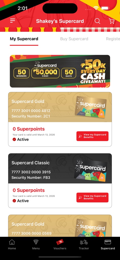 Shakey's Super App - 「My Supercard」セクションでは、登録済みのSupercard GoldやClassicのカード番号、Superpoints、有効期限が一覧表示され、ユーザーは自身の特典状況を簡潔に確認できます。