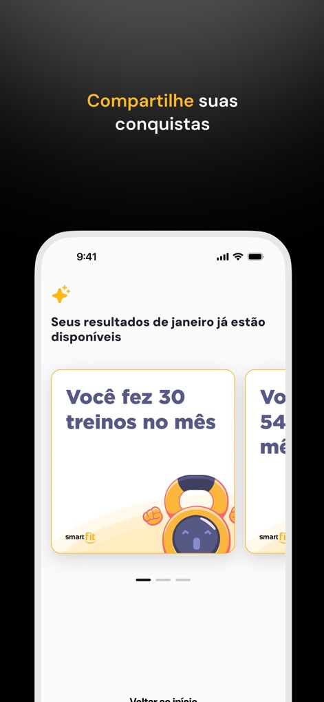 Smart Fit App - La aplicación celebra los logros de los usuarios con una notificación de 'Seus resultados de janeiro já estão disponíveis' y presenta una tarjeta interactiva destacando 'Você fez 30 treinos no mês' con una ilustración motivadora.