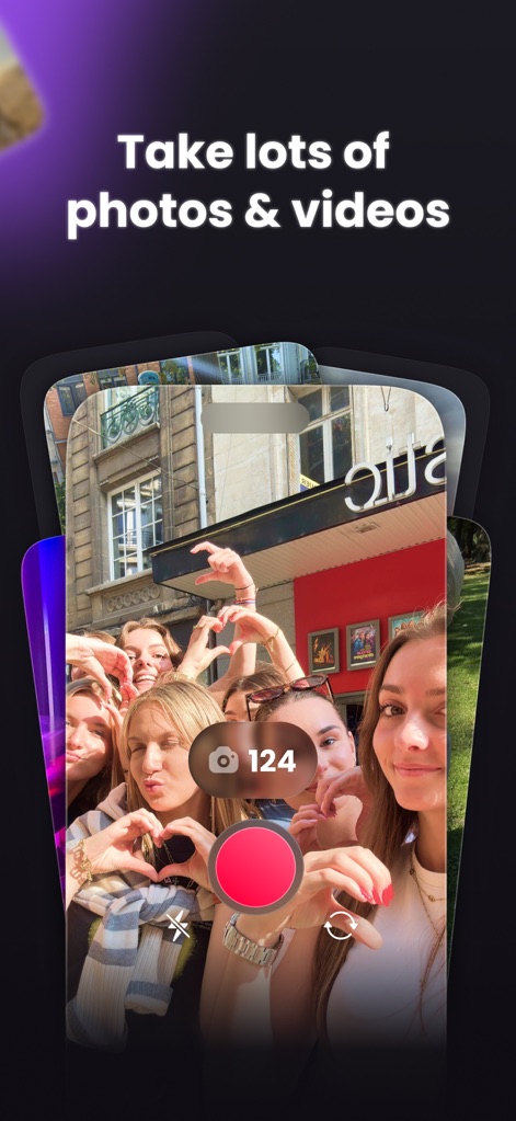 Buddies: Every day together - Users can effortlessly capture moments using the prominent red camera button, and the "124" daily counter encourages prolific, unedited content creation.