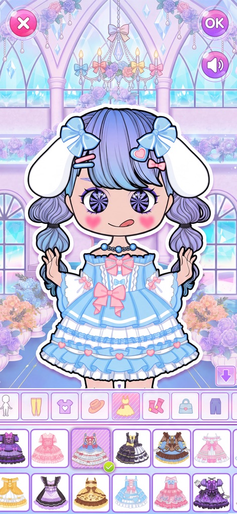 Chibi Maker: Dress Up Games - Eine bezaubernde Chibi-Figur in einem blauen Lolita-Kleid wird in einem eleganten Interieur gezeigt, während im unteren Bereich zahlreiche weitere Kleideroptionen zur Verfügung stehen.