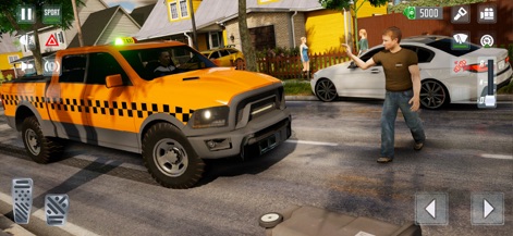 Taxi Car Simulator : EVO - Questo scatto evidenzia la varietà dei veicoli disponibili con il distintivo pick-up taxi arancione e l'interazione con un passeggero che saluta per un passaggio.