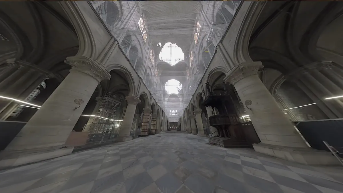 Rebuilding Notre Dame screenshot 1