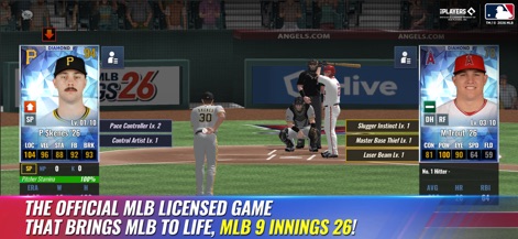 MLB 9 Innings 26 - Esta captura muestra a los jugadores enfrentándose en el campo de béisbol, con las cartas de estadísticas detalladas de P. Skenes y M. Trout visibles en los laterales de la pantalla.