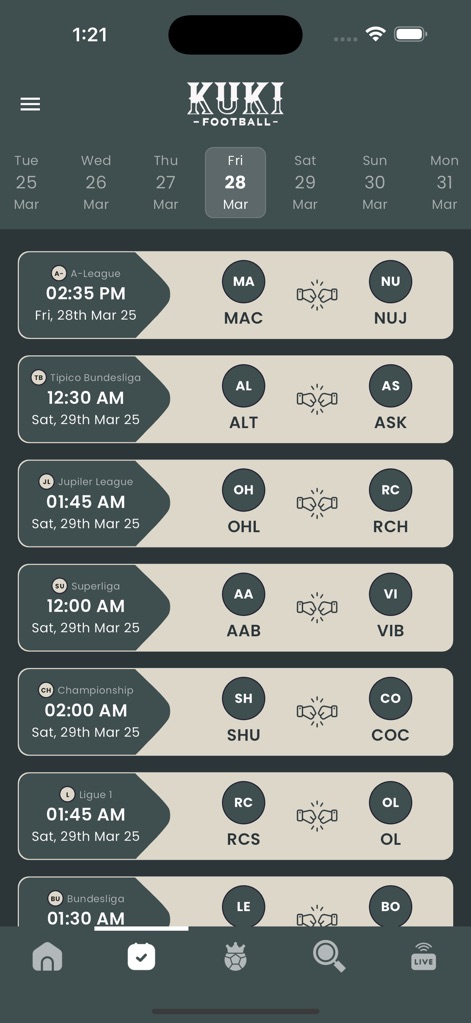 KUKI Football - Nutzer können durch die Datumsauswahl am oberen Rand blättern und kommende Spiele mit ihren genauen Anstoßzeiten wie '02:35 PM' einsehen.