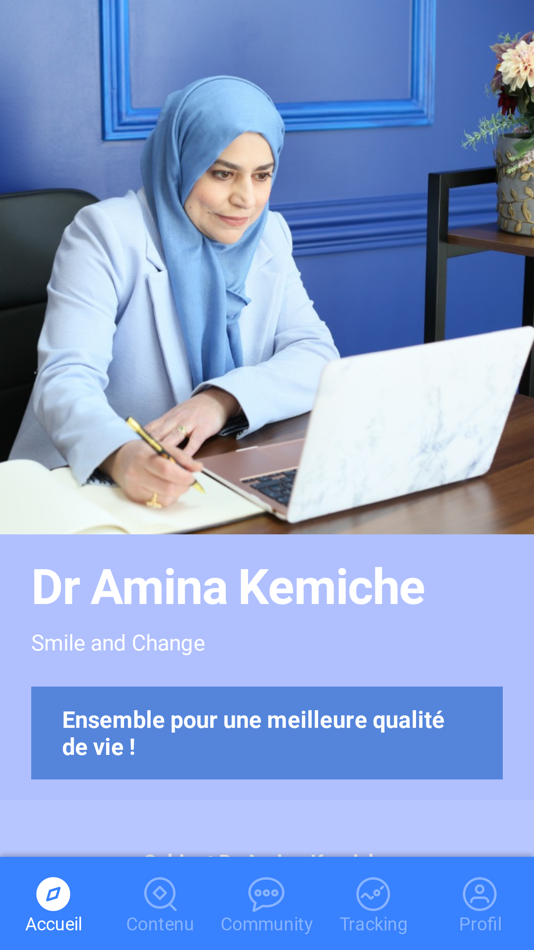 #1. Smile and Change (iOS) 由: Amina KEMICHE