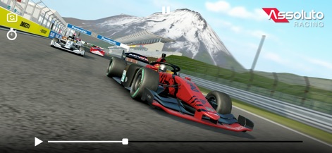 Assoluto Racing - El juego presenta vehículos de competición de fórmula en un escenario de carrera, destacando la renderización del entorno y la pista bajo diferentes condiciones.